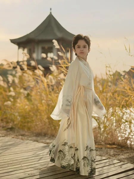 Aprikosen-Hanfu-Set für Jungen im chinesischen Stil