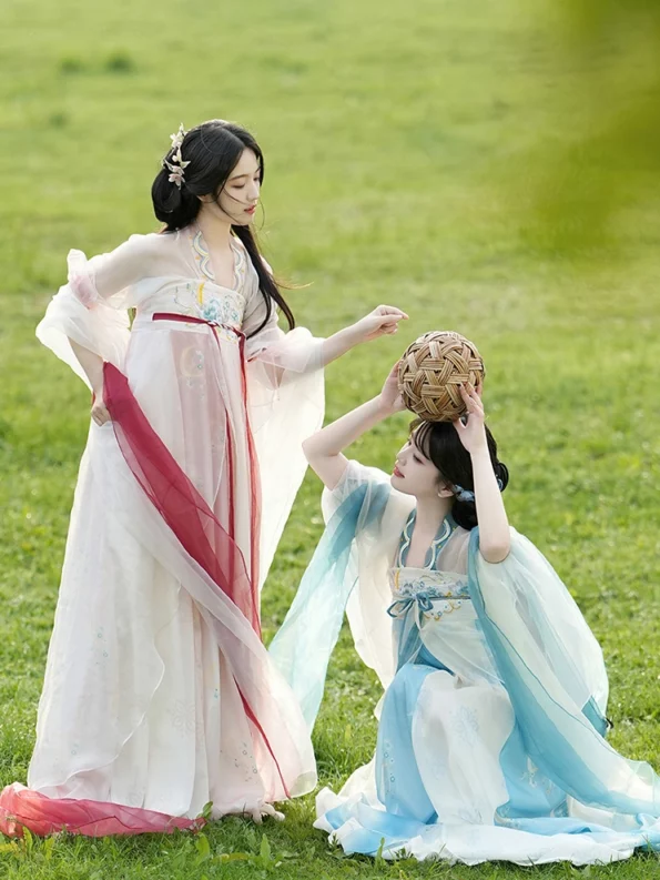 Tang Dynasty Qixiong Ruqun Set with Floral Embroidery- Hanfu Way: Traditional & Modern Chinese Hanfu Clothing for All Occasions