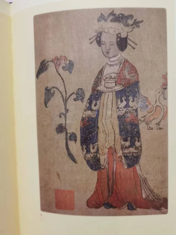 Tang Dynasty Qixiong Ruqun Set – Restored from the Guiding Bodhisattva- Hanfu Way: Traditional & Modern Chinese Hanfu Clothing for All Occasions