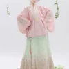 ชุดสีชมพู