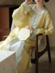 เสื้อคลุมคอกลมสไตล์ราชวงศ์หมิง – ผ้า Tencel สีเหลืองผสม-1