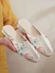Chinese Style Embroidered Pointed Flat Shoes
