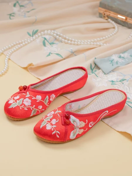 Chinese Vintage Style Embroidered Satin Shoes
