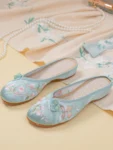 Sepatu Satin Bordir Gaya Vintage Cina-2