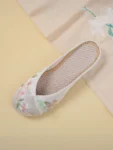 Sepatu Satin Bordir Gaya Vintage Cina-2