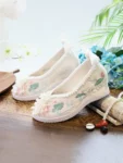 Ming Dynasty Hanfu Shoes – Pearl Lotus Embroidered Platform Design