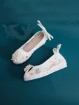 Zapatos bordados para mujer estilo dinastía Ming con detalle de perla - 1