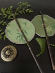 Traditionelles chinesisches Hanfu-Accessoire, rollbarer runder Fächer aus lila Bambus-1