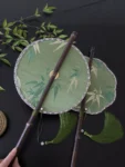 Traditionelles chinesisches Hanfu-Accessoire, rollbarer runder Fächer aus lila Bambus-1
