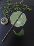 Traditionelles chinesisches Hanfu-Accessoire, rollbarer runder Fächer aus lila Bambus-1
