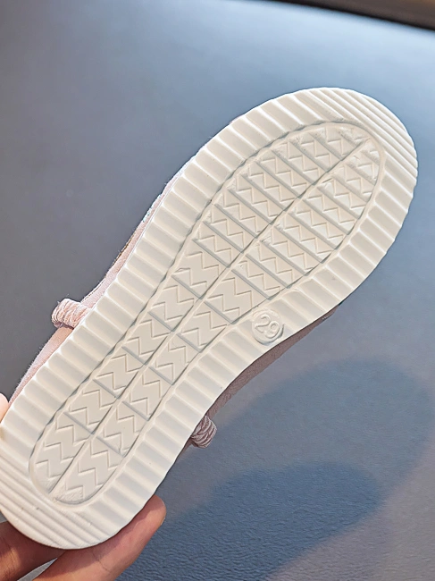 Broderade Hanfu-skor för flickor i kinesisk stil - Hanfu Way: Traditionella och moderna kinesiska Hanfu-kläder för alla tillfällen