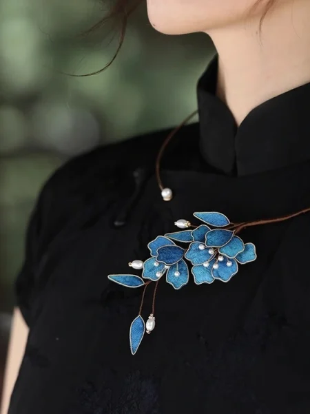 Chinese Vintage Blue Floral Choker Necklace