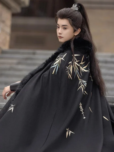 Traditionele Chinese geborduurde zwarte winter Hanfu-mantel