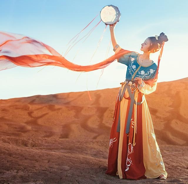 Bộ quần (破裙) trong Hán phục là gì?