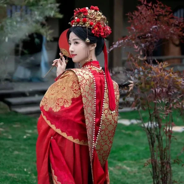 Sztuka koloru i elegancji: Głębokie zanurzenie w stylu hanfu Lu Yuxiao jako Shangguan Qian