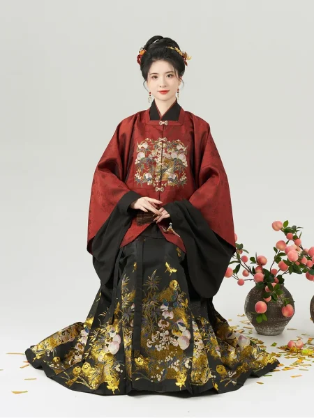 Ming Dynasty Hanfu Brocade Ma Mian Qun Three-Piece Set