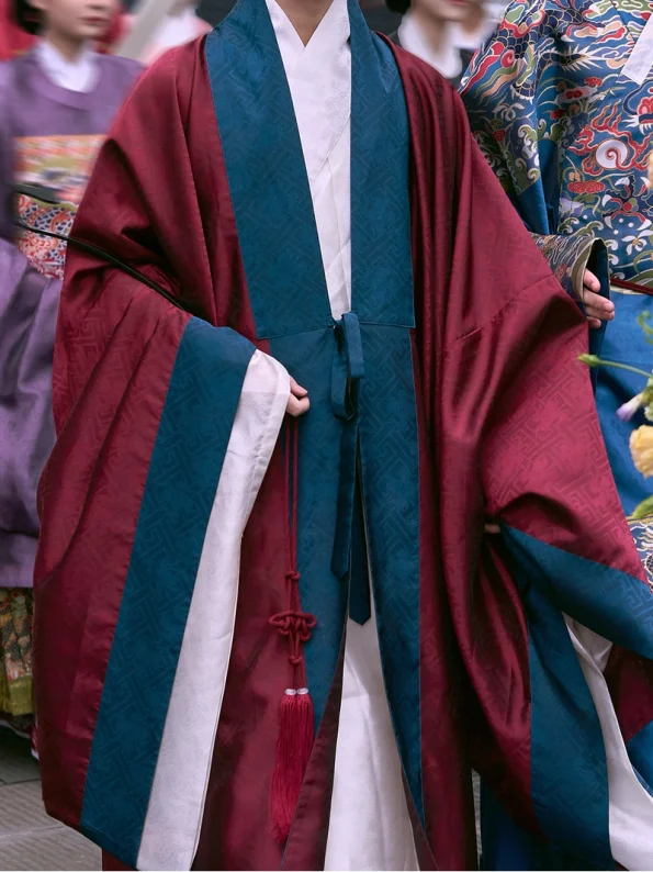 Ming Dynasty Hanfu Cloak Brocade Chang Robe- Hanfu Way: Traditional & Modern Chinese Hanfu Clothing for All Occasions