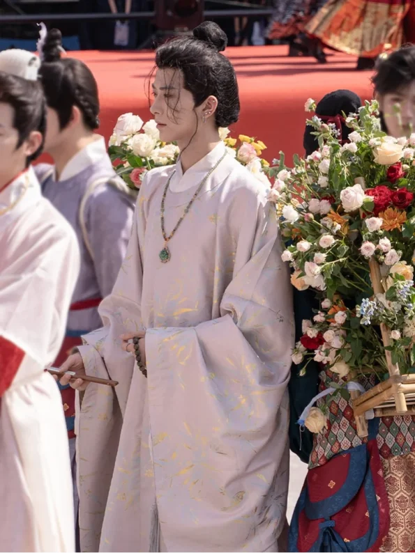 Ming Dynasty Hanfu Gold-Thread Bamboo Leaf Yuanlingpao Unisex- Hanfu Way: Traditional & Modern Chinese Hanfu Clothing for All Occasions