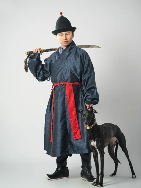 Ming Dynasty Hanfu Pleated Long Robe with Detachable Collar