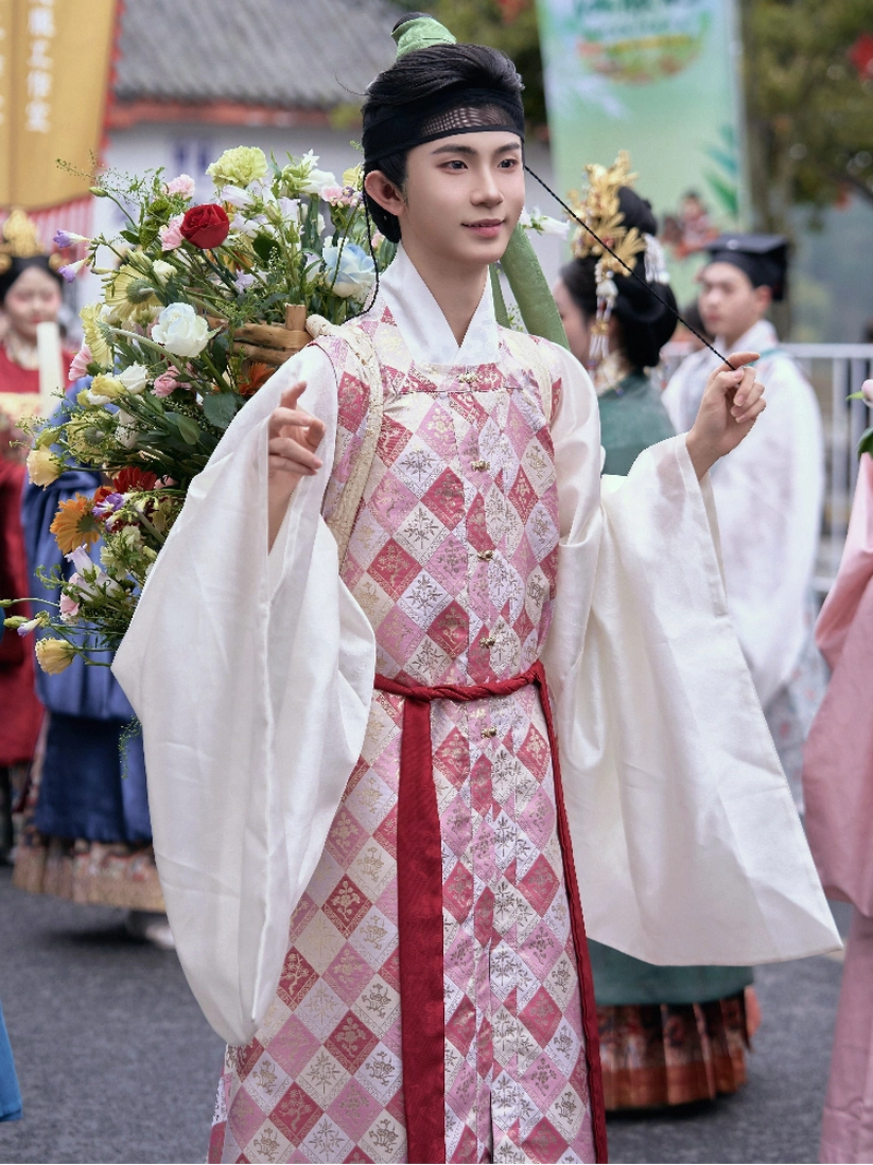 سترة هانفو ذات ياقة مربعة مربعة ذهبية مزركشة مطرزة للجنسين - 2