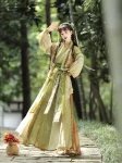 Tang Style Hanfu Beizi and Qiyao Ruqun Set – Green Tang-Inspired Outfit (7)