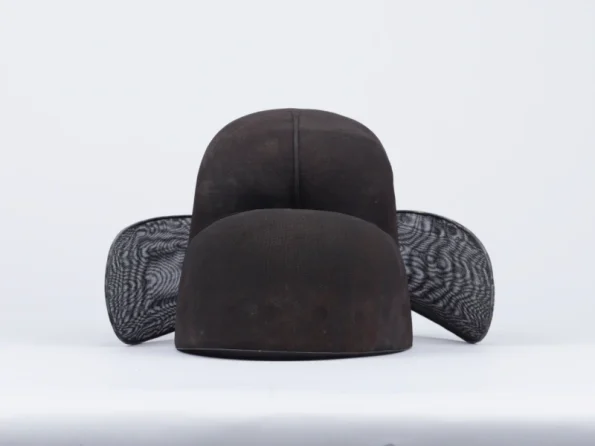 Mũ đen (wū mào, mũ vải lụa đen)