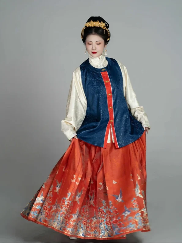 Mingdynastin Hanfu hög densitet blommig fågelbrokad Mamian Qun - Hanfu Way: Traditionella och moderna kinesiska Hanfu-kläder för alla tillfällen