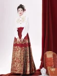 Mingdynastin Hanfu Röd Guld-Brokader Ma Mian Qun Bröllopsset (7)