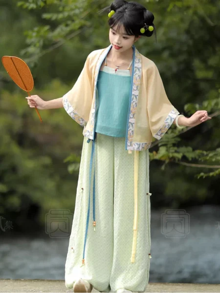 ชุดฮั่นฟูชั้นในแบบเกาะอกราชวงศ์ซ่ง สำหรับการเดินทาง