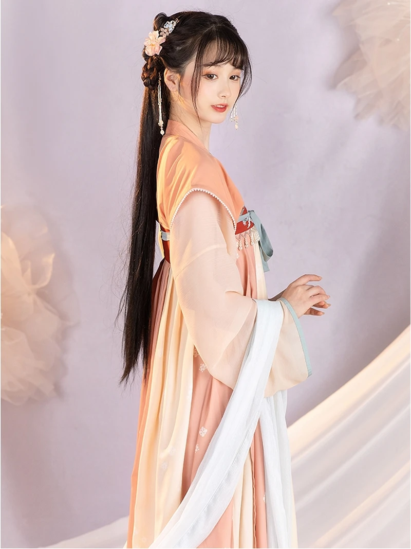 당나라 한복 유토 토끼 자수 베이지 치슝 루쿤 세트 (8)